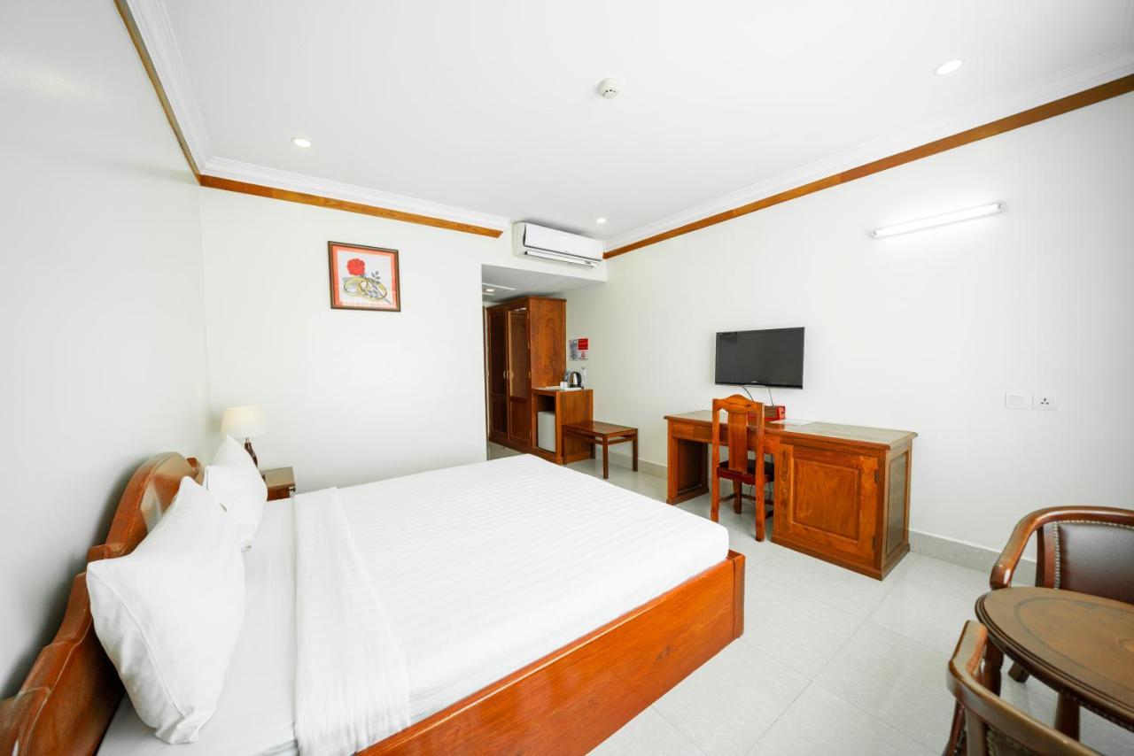 Pursat Riverside Hotel & Spa Luaran gambar