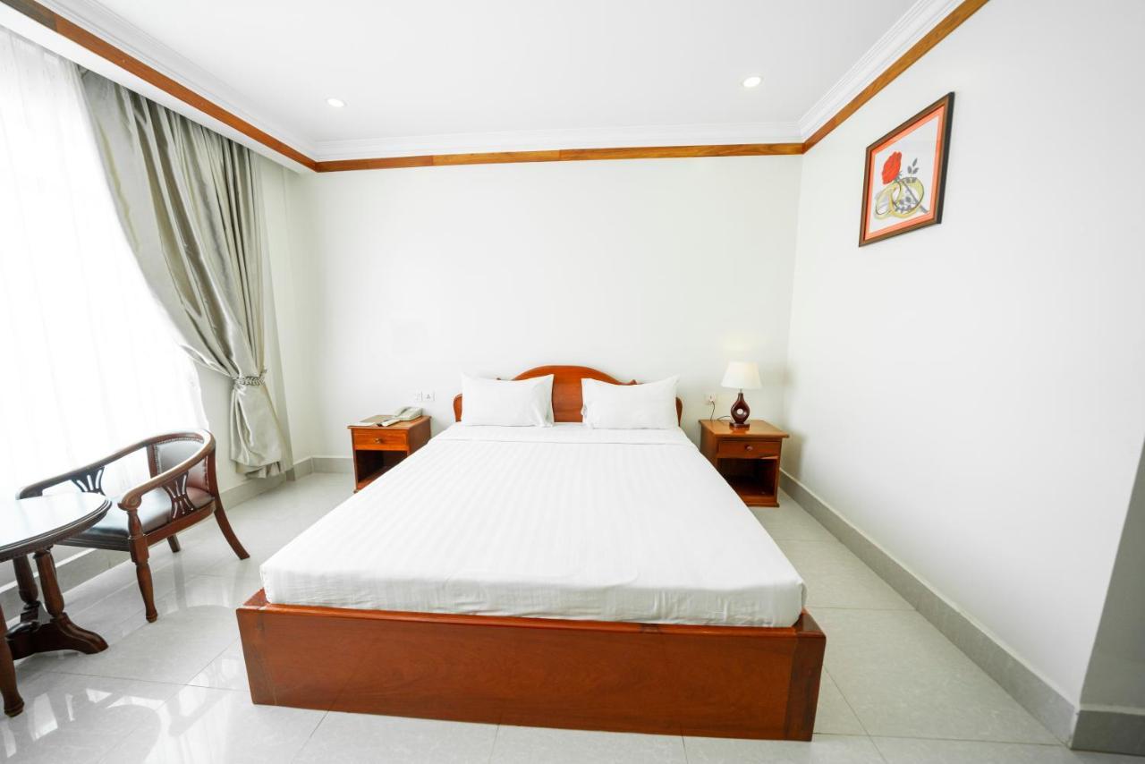 Pursat Riverside Hotel & Spa Luaran gambar