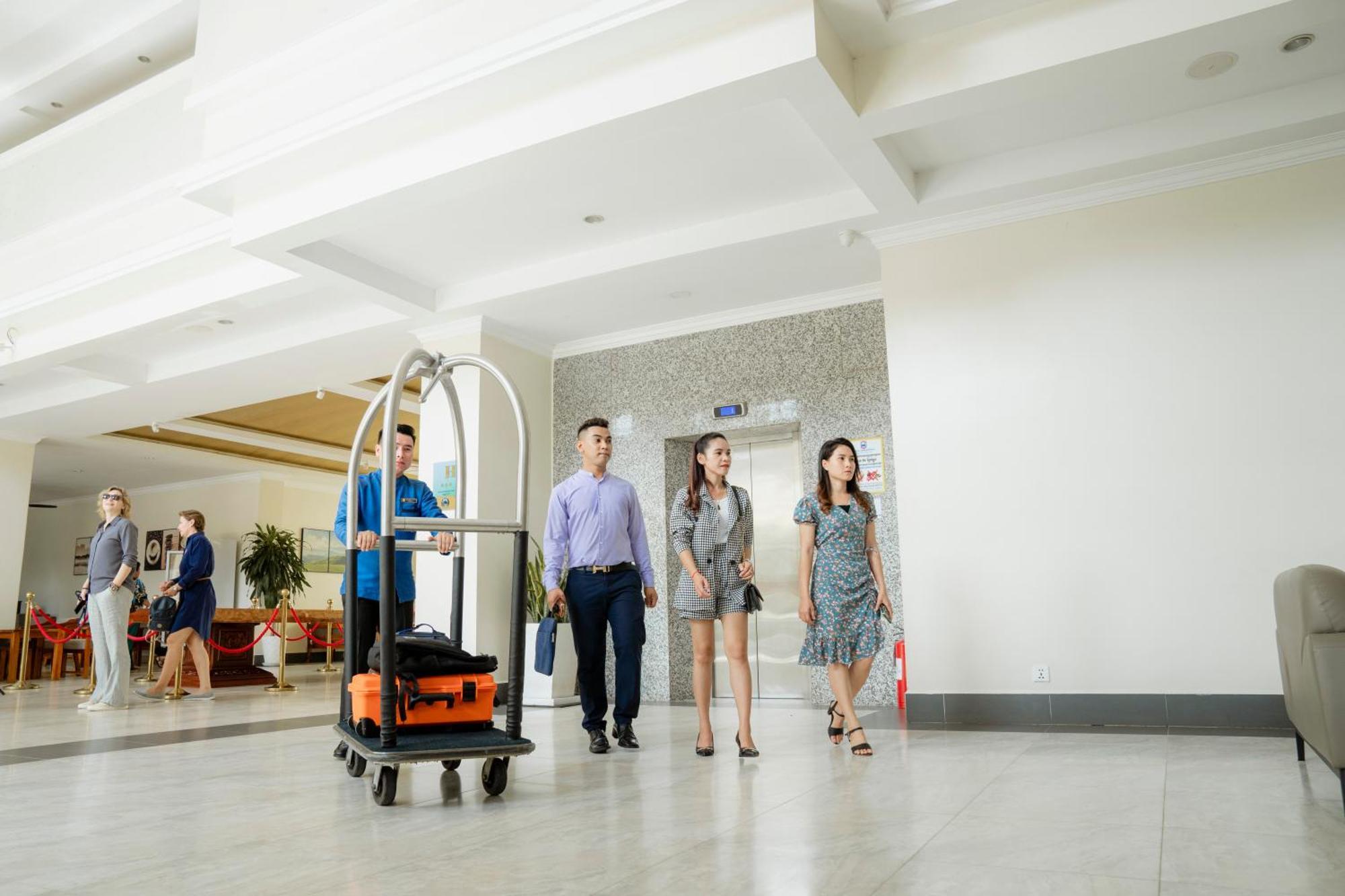Pursat Riverside Hotel & Spa Luaran gambar