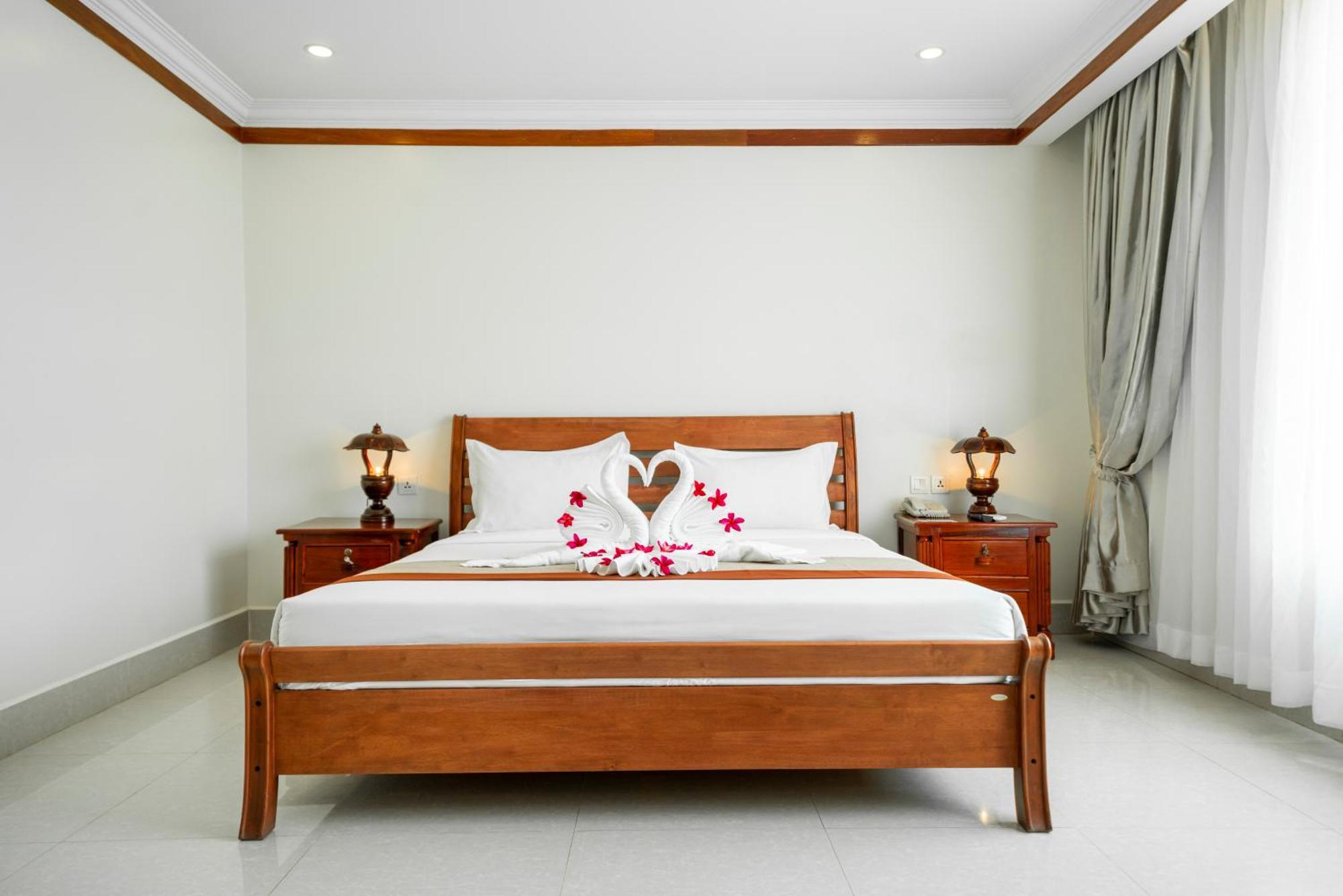 Pursat Riverside Hotel & Spa Luaran gambar