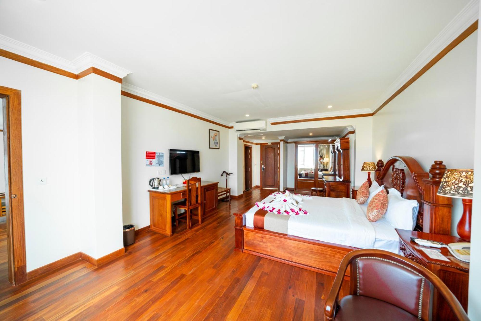 Pursat Riverside Hotel & Spa Luaran gambar