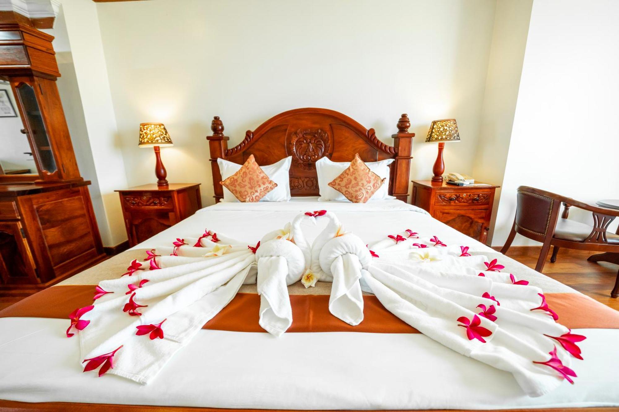 Pursat Riverside Hotel & Spa Luaran gambar