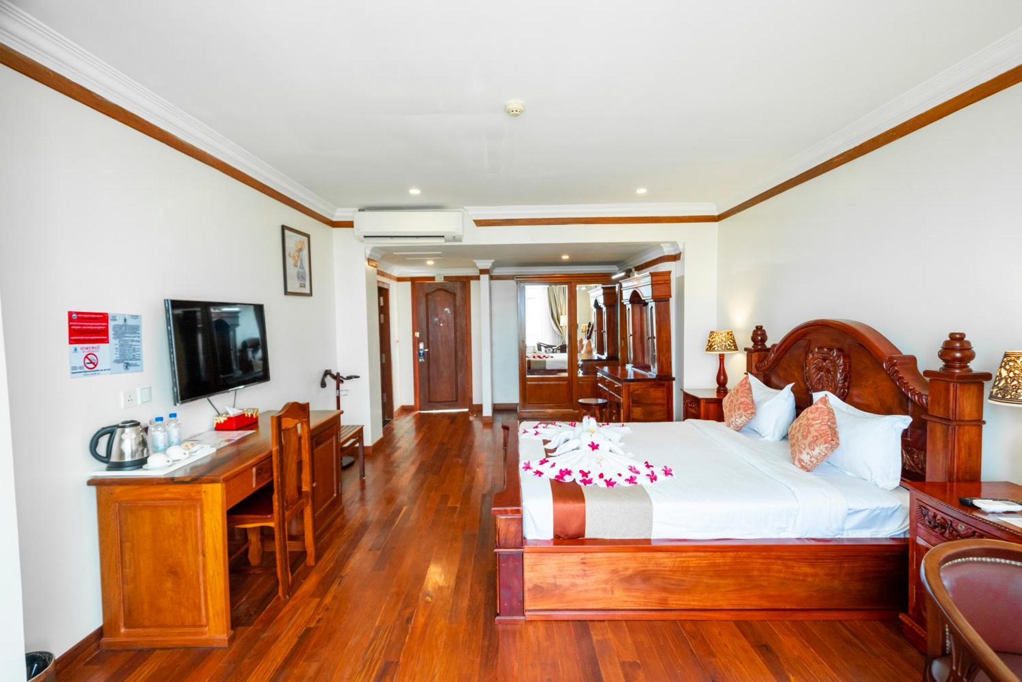 Pursat Riverside Hotel & Spa Luaran gambar