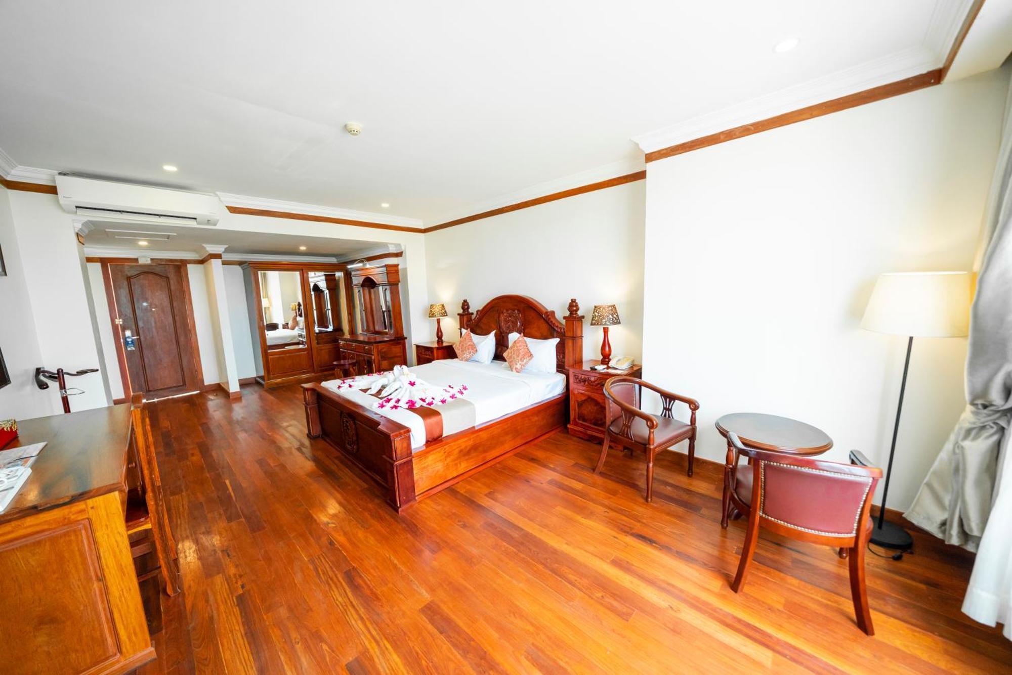 Pursat Riverside Hotel & Spa Luaran gambar