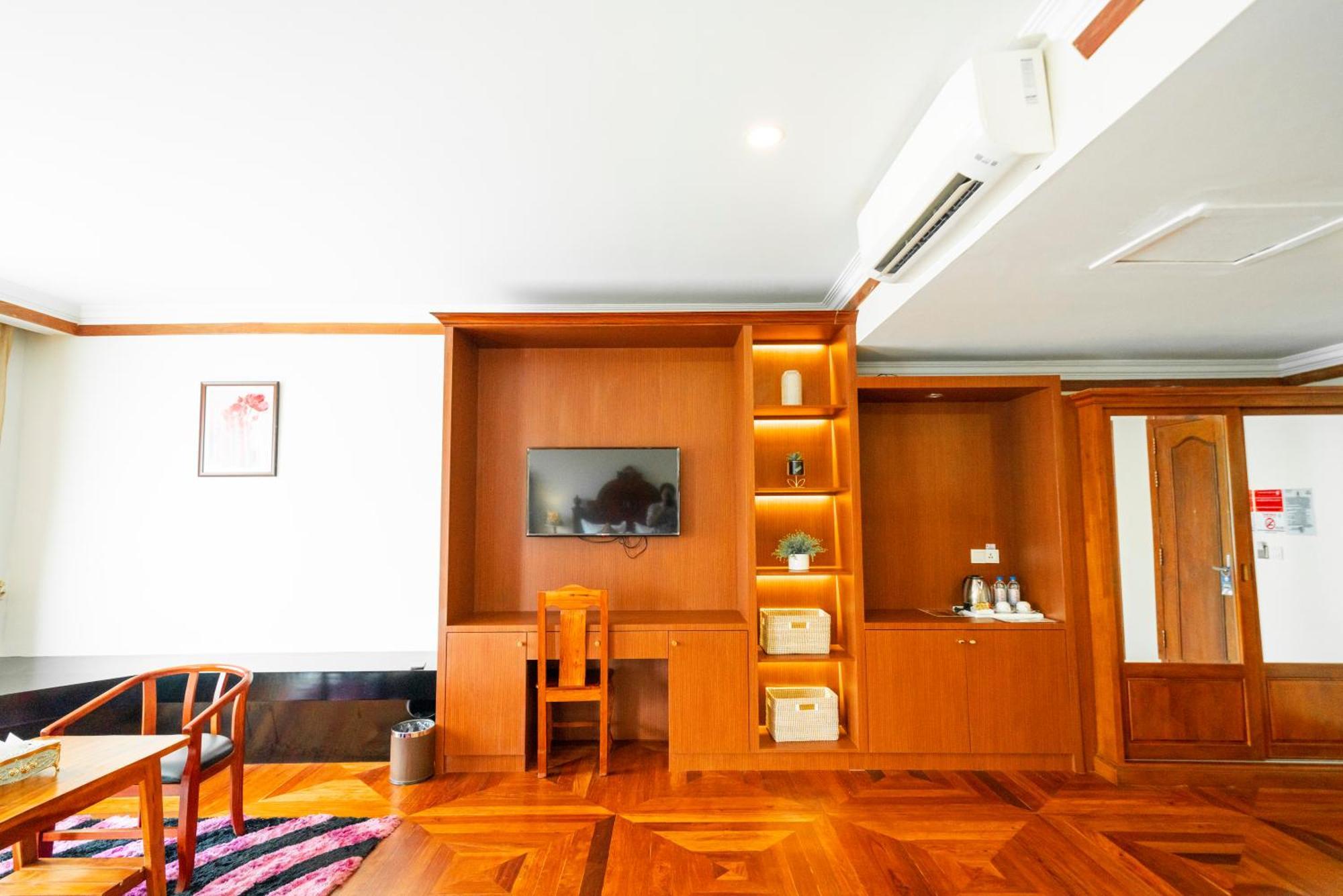 Pursat Riverside Hotel & Spa Luaran gambar