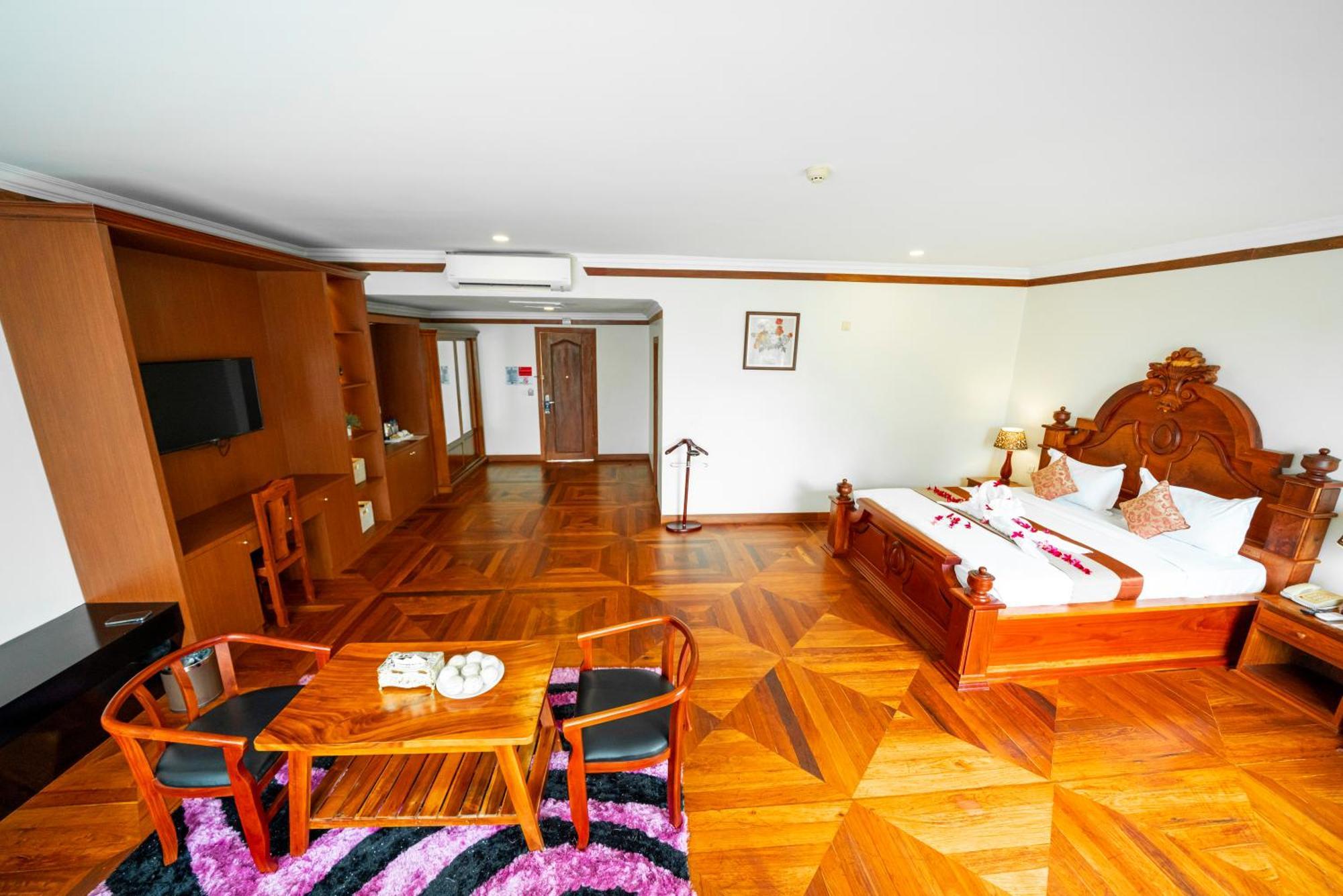 Pursat Riverside Hotel & Spa Luaran gambar