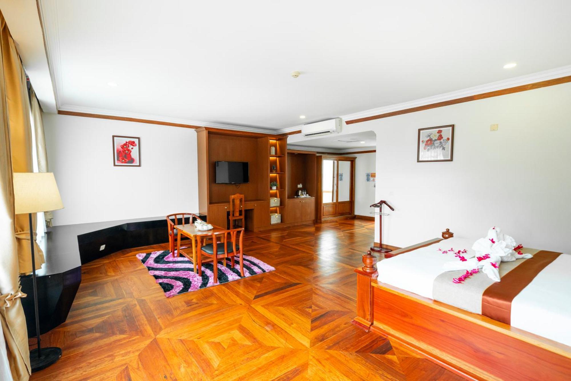 Pursat Riverside Hotel & Spa Luaran gambar